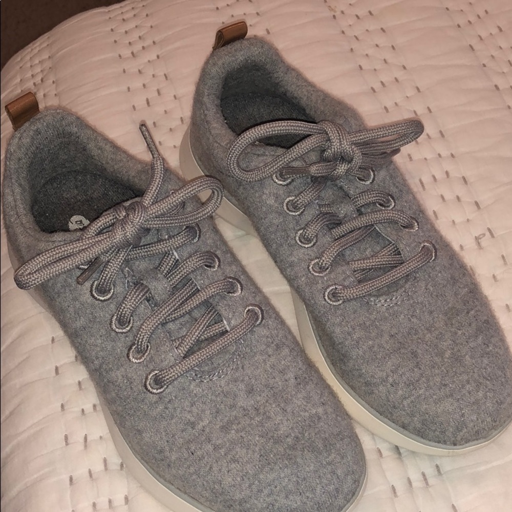 Worn once Dr Scholls light grey tennis shoes!
